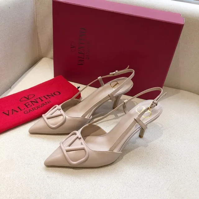 Valentino Rockstud VLOGO bombas nude bege slingback 5