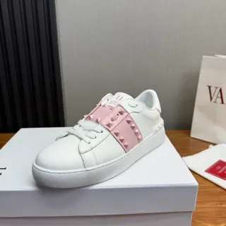 Valentino Rockstud White and Pink Stud-Strap 生活方式运动鞋