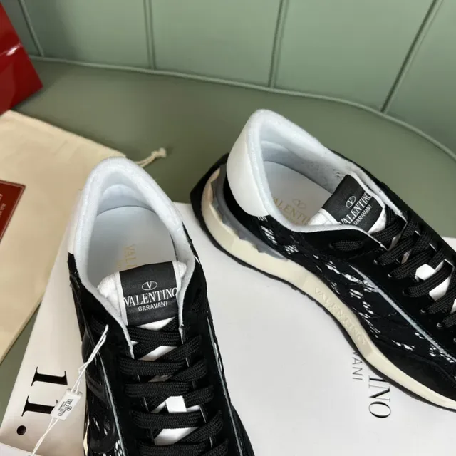 Valentino Runner أحذية رياضية أسود Lace-Panel VLOGO نمط الحياة 6