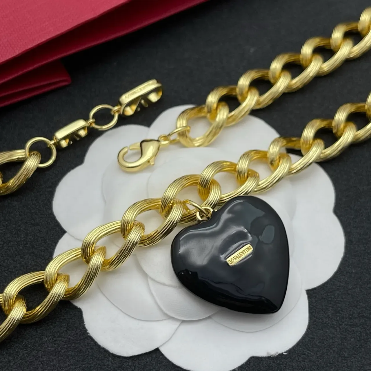 Colar Corrente VLogo Coração Valentino Preto e Dourado 3