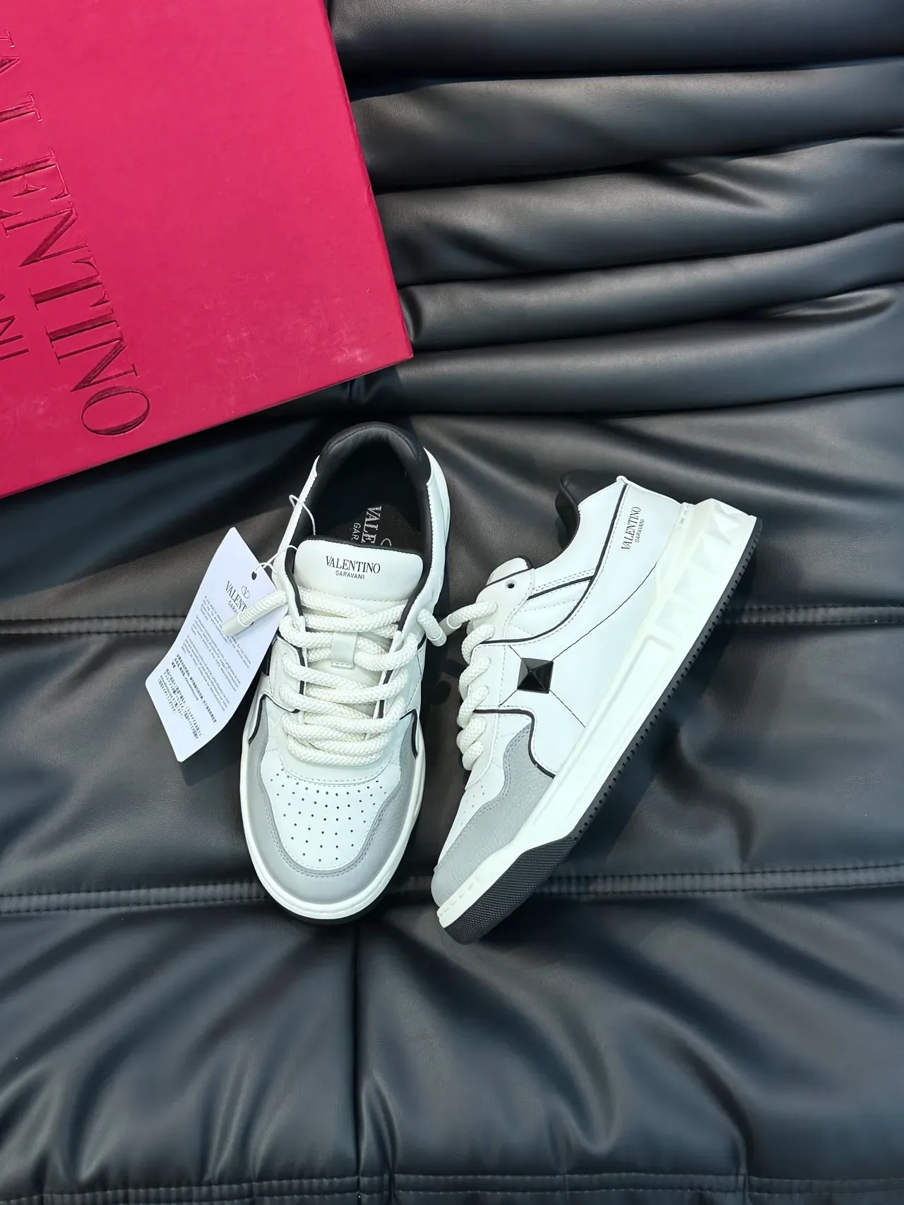 Valentino Sneakers Lifestyle Blanc Gris Cuir Bout Perforé Low Top 5