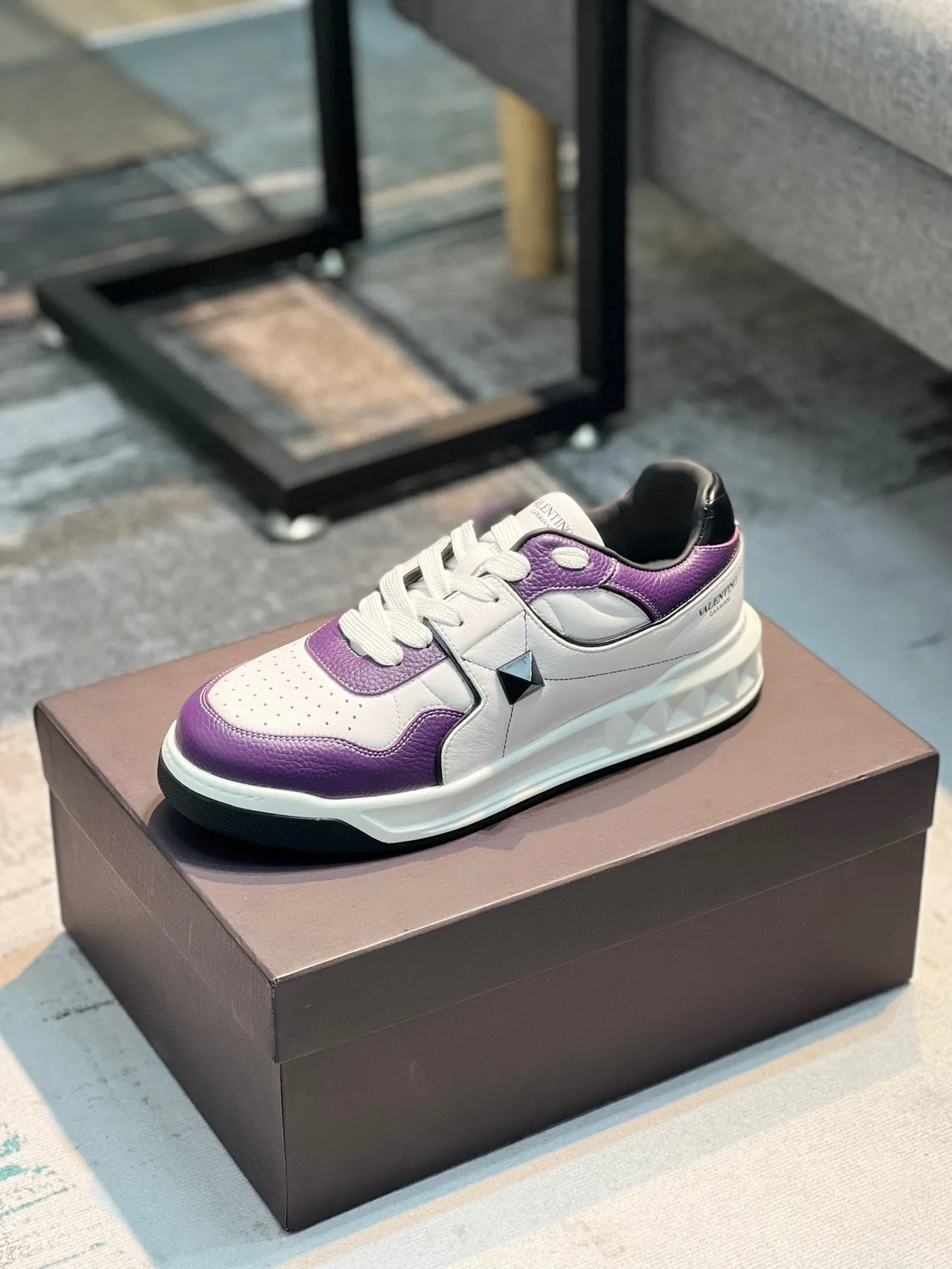 Valentino Blanc Violet Cuir à panneaux Bout perforé Sneakers lifestyle 8