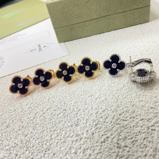 Van Cleef & Arpels Alhambra নীল এনামেল এবং হীরা ইয়াররিংস