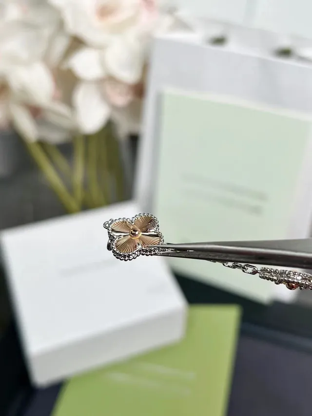 Van Cleef & Arpels Alhambra Five Motif Rose Gold et White Gold bracelet 3