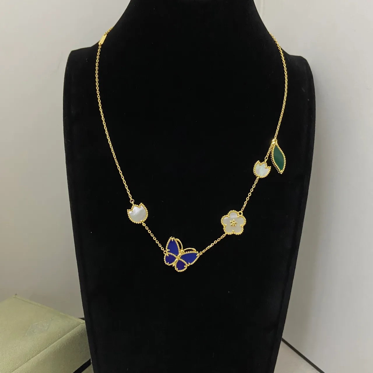 Van Cleef & Arpels Alhambra Gold Blue Chain Enamel And Mother-of-Pearl Inlays Necklace 4