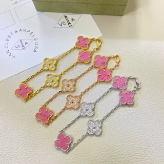 Van Cleef & Arpels Alhambra أساور إيناميل وردي وباريه ذهب وفضة