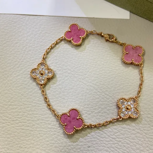 Van Cleef & Arpels Alhambra Pulseiras de esmalte rosa e pavé em ouro e prata 4