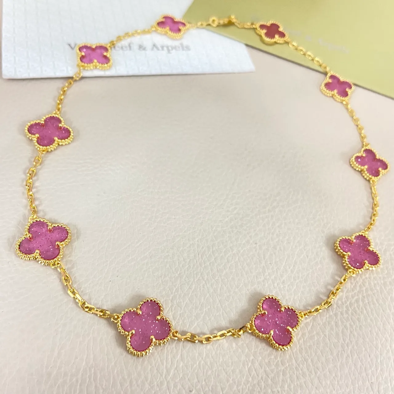 Van Cleef & Arpels Alhambra سبعة نقشات دروزي وردي سوار ذهبي 4
