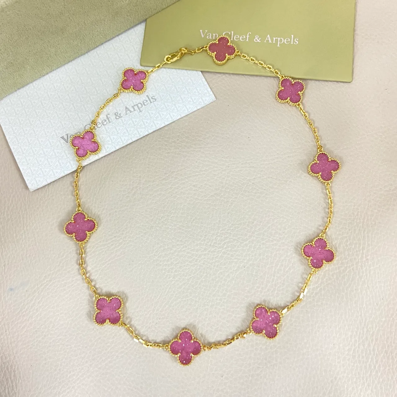 Van Cleef & Arpels Alhambra سبعة نقشات دروزي وردي سوار ذهبي 5