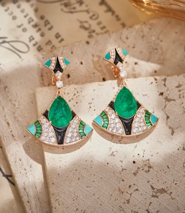 Van Cleef & Arpels Boucles d'oreilles éventail émeraude turquoise émail noir diamants 2