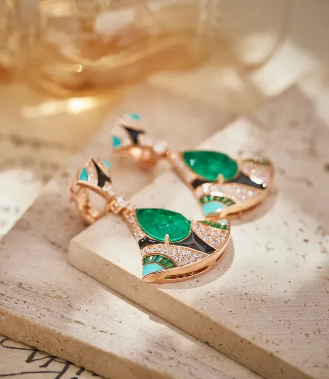 Van Cleef & Arpels Boucles d'oreilles éventail émeraude turquoise émail noir diamants 3