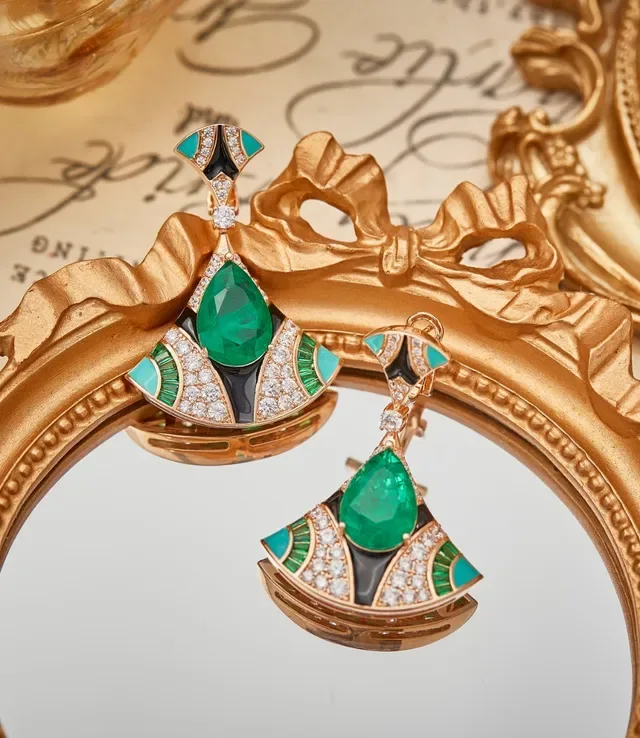 Van Cleef & Arpels Boucles d'oreilles éventail émeraude turquoise émail noir diamants 5