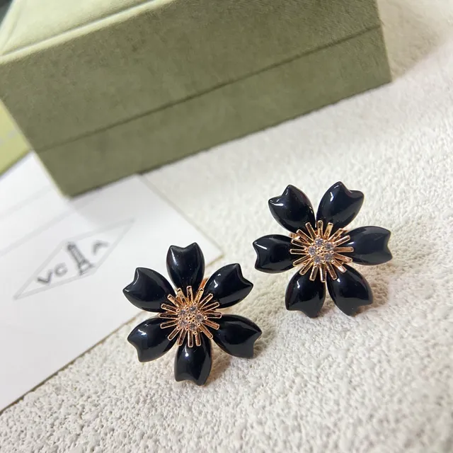 Van Cleef & Arpels Boucles d'oreilles Émail Floral Noir et Cristaux Pavé 4