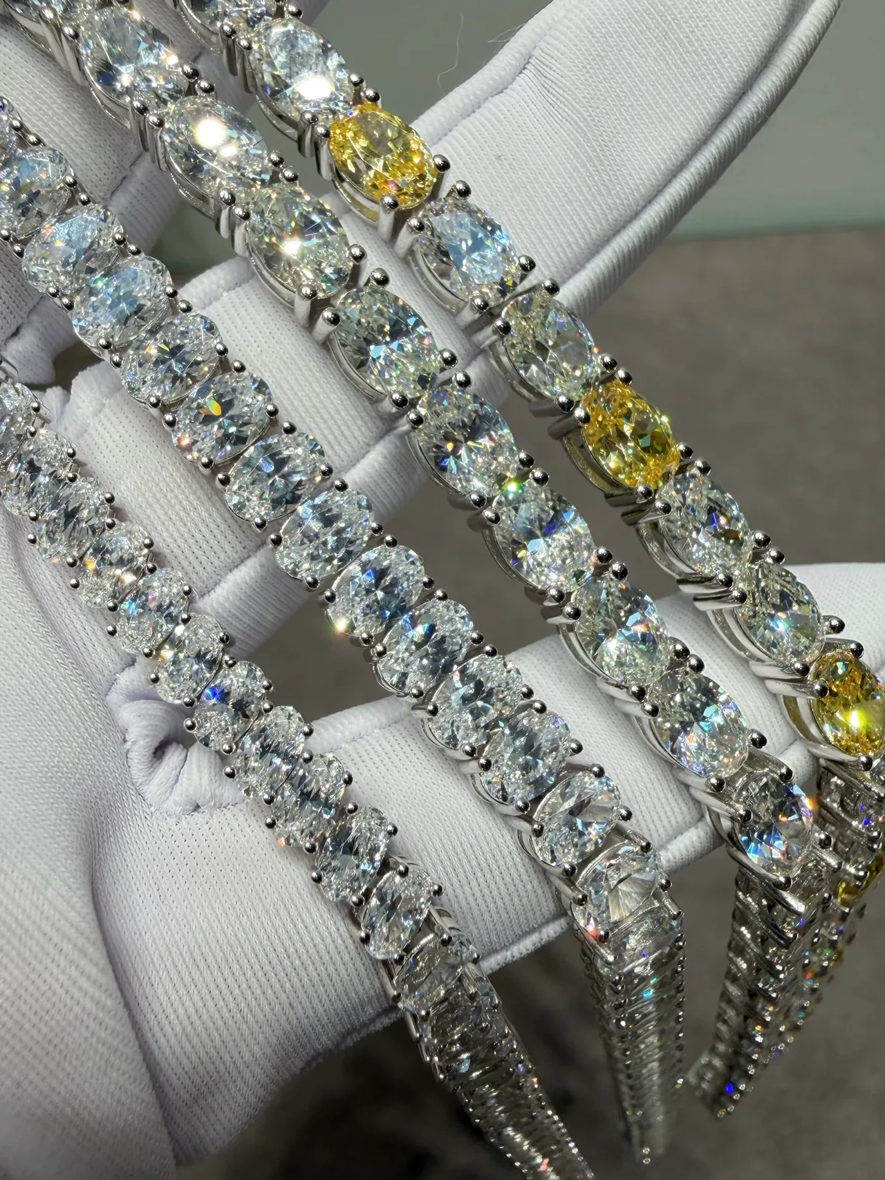 Van Cleef & Arpels Jaune Argent Alternant Ovales Et Rondes Pierres Serties À Griffes Bracelet 3
