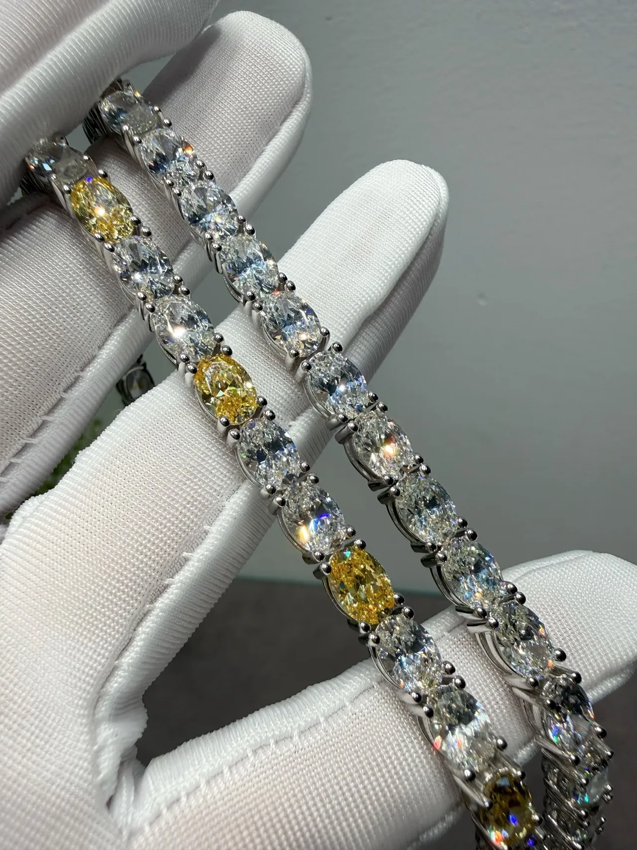 Van Cleef & Arpels Jaune Argent Alternant Ovales Et Rondes Pierres Serties À Griffes Bracelet 5