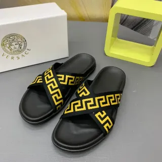 Versace काला पीला फ्लैट सोल डबल क्रॉसिंग ग्रेका स्ट्रैप स्लिपर