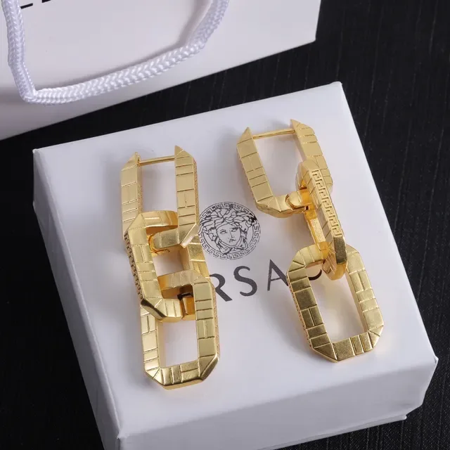 Versace Chain Reaction قلادة ذهبية Oversized بروش رأس ميدوزا 3