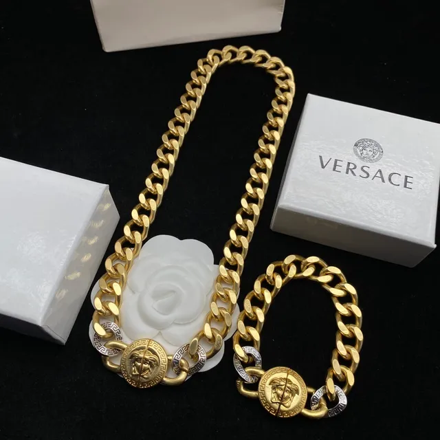 Versace Gold Silver Curb-Link Chain Medusa Head Clasp Bracelet 4