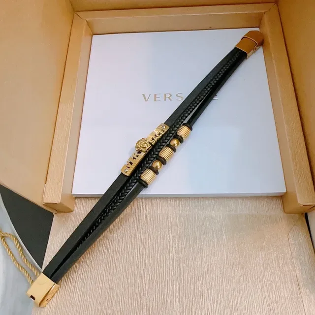 Versace Iconic Medusa Bracelets Cuir Noir et Or avec Cordon Tressé 9