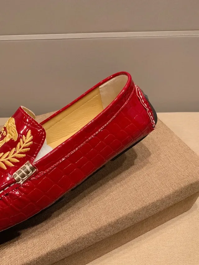 Versace Medusa Mocassin Cuir Verni Embossage Crocodile Rouge Or Couture Contraste Blanche 6