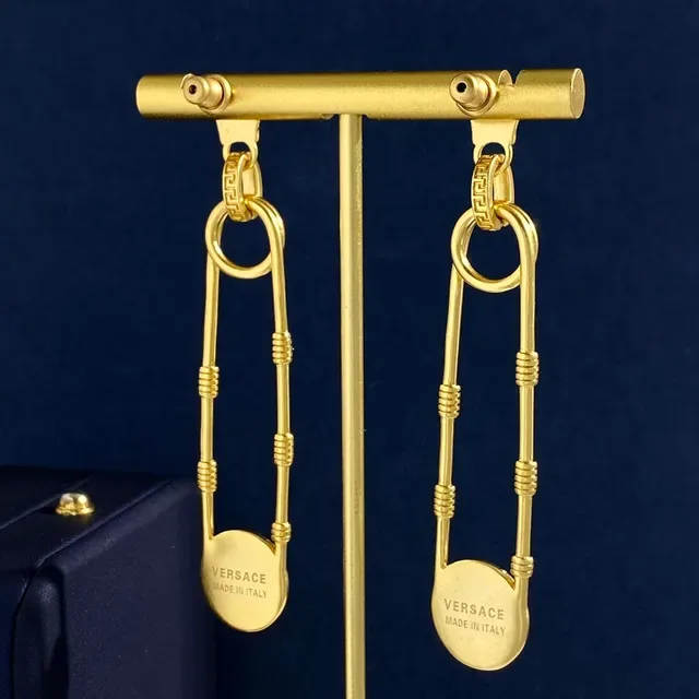 Versace Medusa Safety Pin Brincos de Ouro 2
