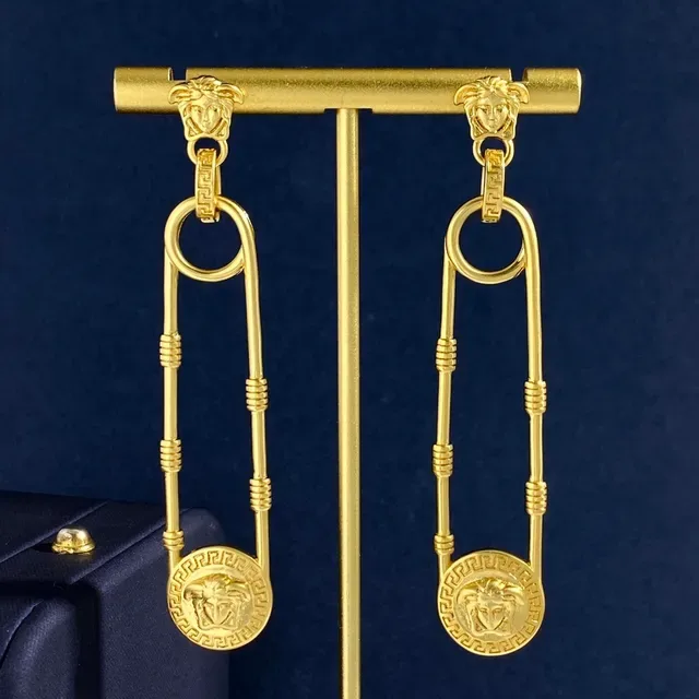 Versace Medusa Safety Pin Brincos de Ouro 6