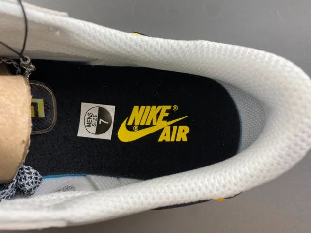 Xiaomi SU7 Collaboration Low-Top Lifestyle Sneaker 7