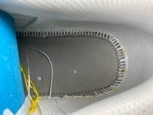 Xiaomi SU7 Collaboration Low-Top Lifestyle Sneaker 8