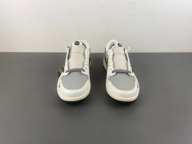 Xiaomi SU7 Collaboration Low-Top Lifestyle Sneaker 11