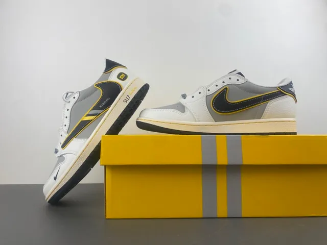 Xiaomi SU7 Collaboration Low-Top Lifestyle Sneaker 14