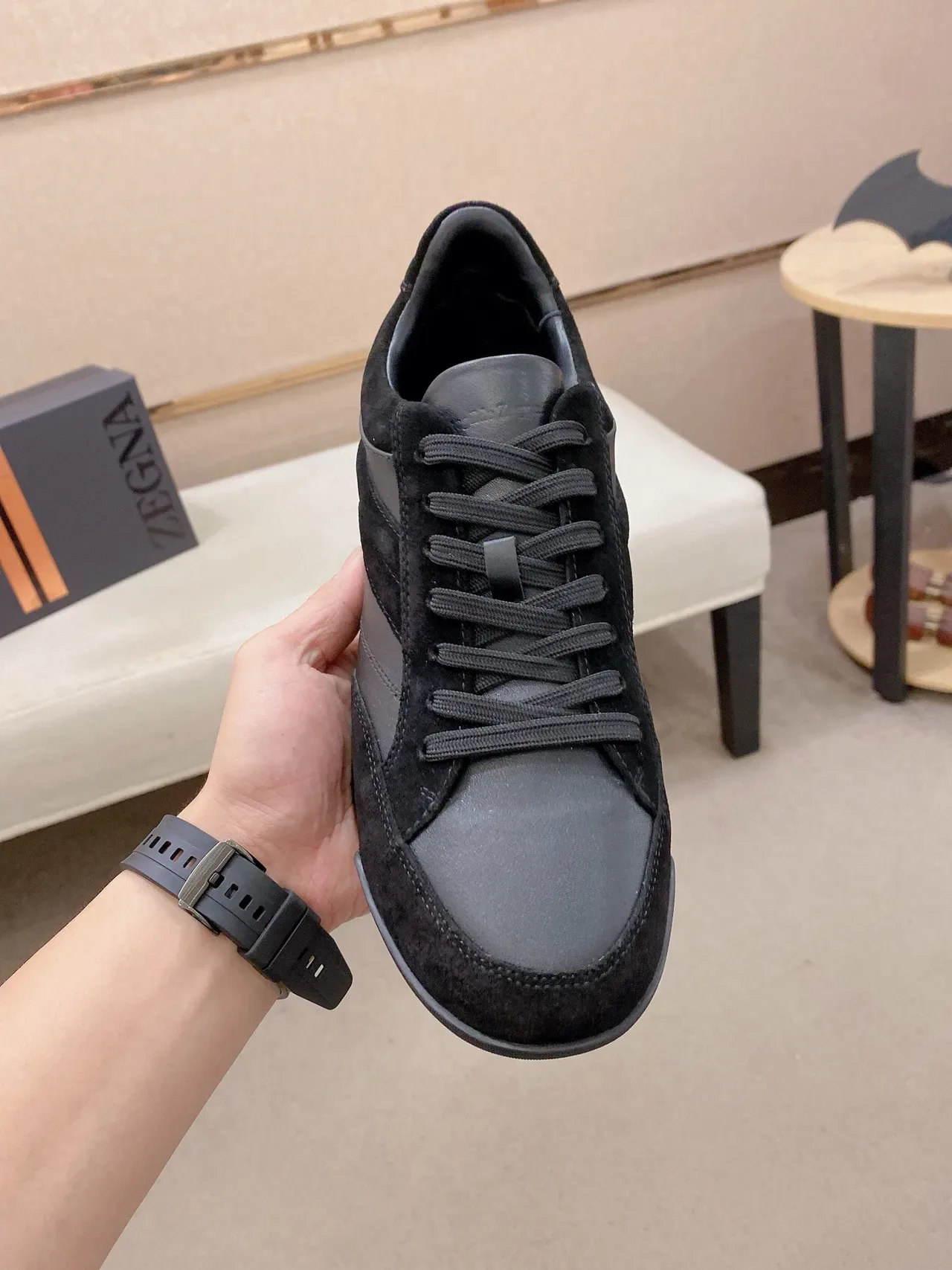 Ermenegildo Zegna Sneaker Lifestyle en Cuir de Daim Noir et Gris 2