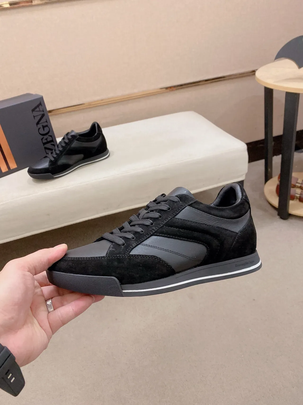 Ermenegildo Zegna Sneaker Lifestyle en Cuir de Daim Noir et Gris 3