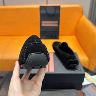 Zegna काला साबर अपर स्ट्रैप पेनी लोफर