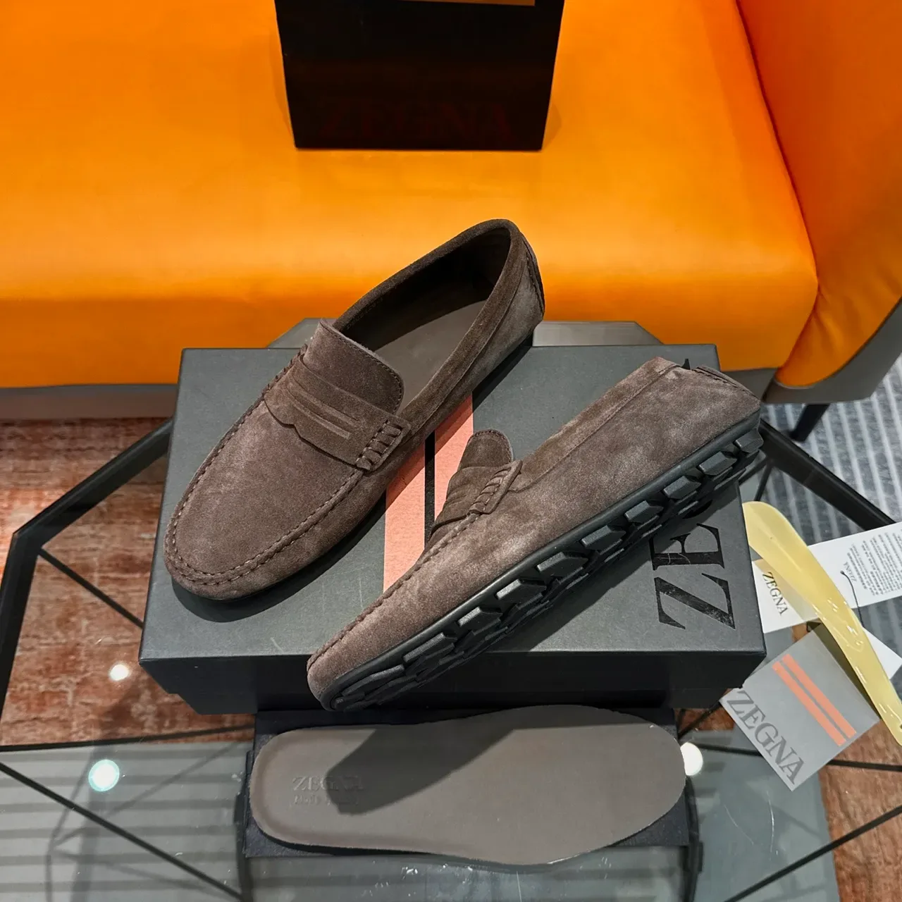 Zegna ग्रे ब्लैक स्वेड अपर स्ट्रैप पेनी लोफर 3