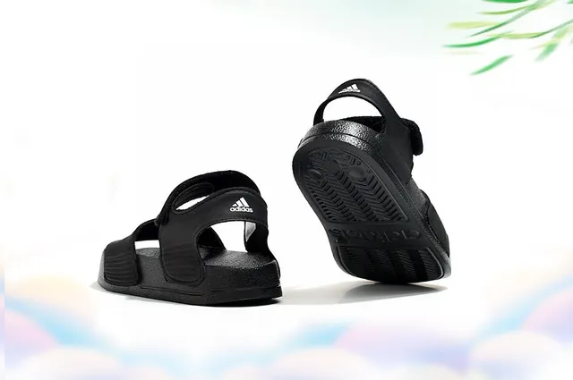 Adidas Adilette Slide Sandales casuales roses blanches avec fermeture à deux brides velcro 3