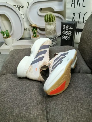 Adidas Beige Gray Knit Mesh Upper Sculpted White Midsole Running Shoes 6