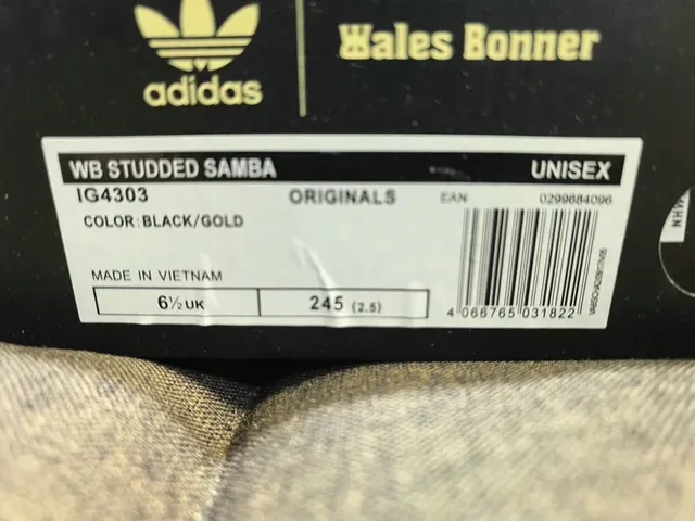 Adidas Black Gold Riveted Three-Stripe Motif Chain-Trimmed Collar Lifestyle Sneakers 2