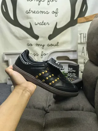 Adidas Black Gold Riveted Three-Stripe Motif Chain-Trimmed Collar Lifestyle Sneakers 6