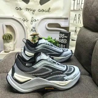 Adidas Black Gray Wave-Patterned Engineered Mesh Upper Sculpted Dual-Density Midsole Lifestyle Sneakers