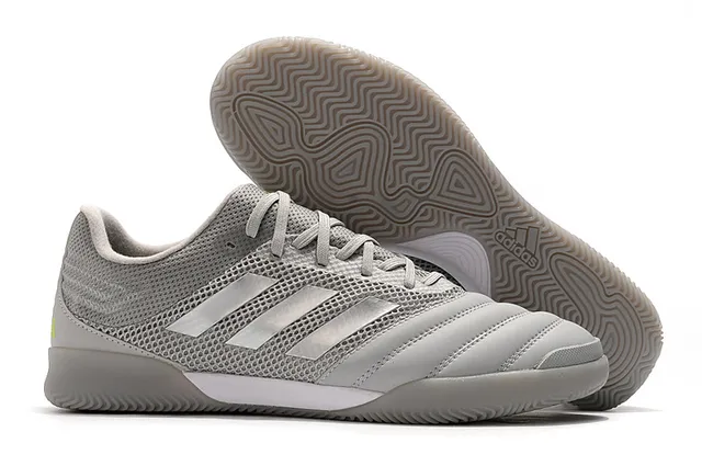 Adidas Chaussures de football indoor maille et synthétique noir et orange avec branding trois rayures 9