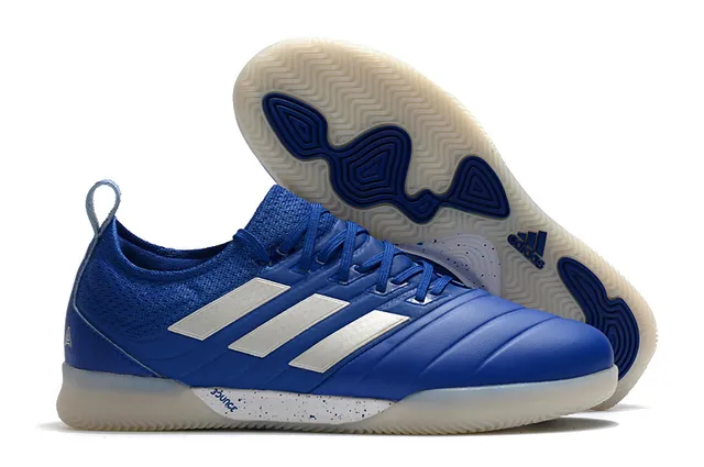 Adidas Chaussures de football indoor maille et synthétique noir et orange avec branding trois rayures 12