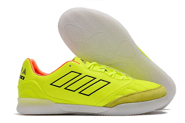 Adidas Chaussures de football indoor maille et synthétique noir et orange avec branding trois rayures 14