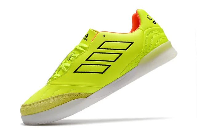 Adidas Chaussures de football indoor maille et synthétique noir et orange avec branding trois rayures 17