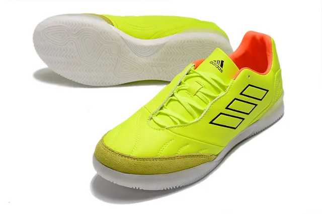 Adidas Chaussures de football indoor maille et synthétique noir et orange avec branding trois rayures 19