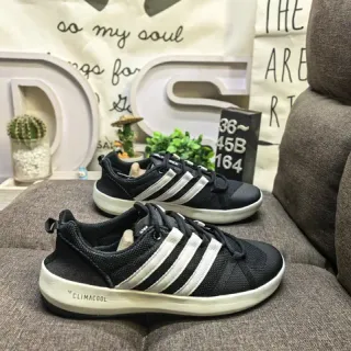 Adidas काला सफेद सांस लेने योग्य मेश ऊपरी तीन-धारी साइड पैनल जीवन शैली स्नीकर्स
