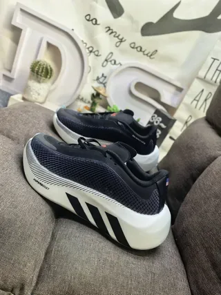 Adidas Black White Knit Upper Sculpted Midsole Lifestyle Sneakers 7