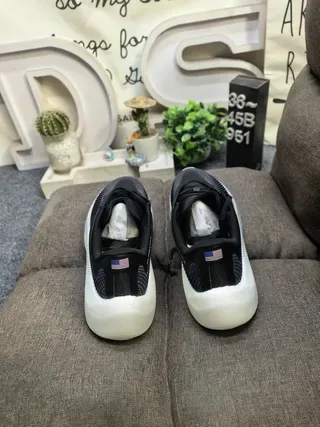 Adidas Black White Knit Upper Sculpted Midsole Lifestyle Sneakers 8