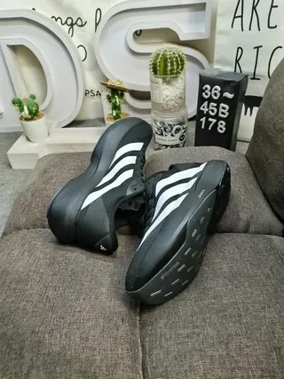 Adidas Black White Low-Top Knit Upper Lifestyle Sneakers 6