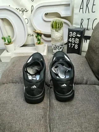 Adidas Black White Low-Top Knit Upper Lifestyle Sneakers 8