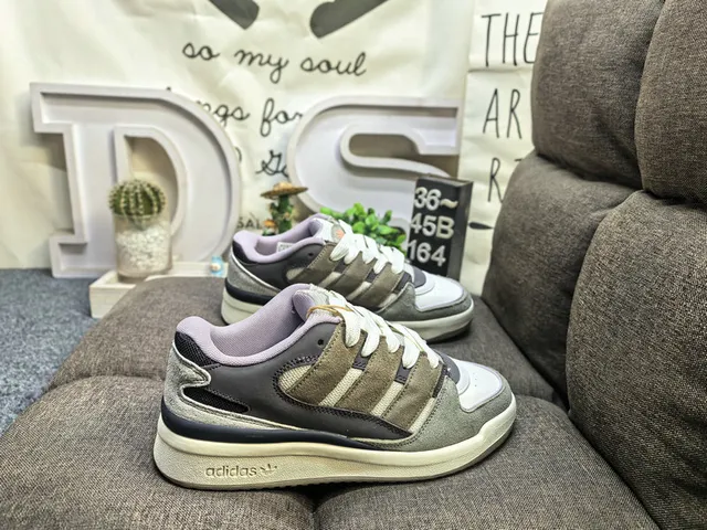 Adidas Black White Low-Top Padded Collar Lifestyle Sneakers 21